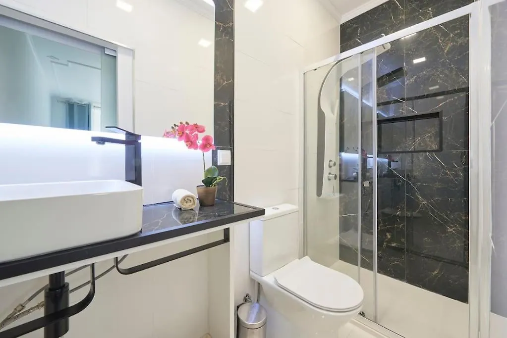 Bright Modern Apartment In Lisbon City Center With Ac 포르투갈